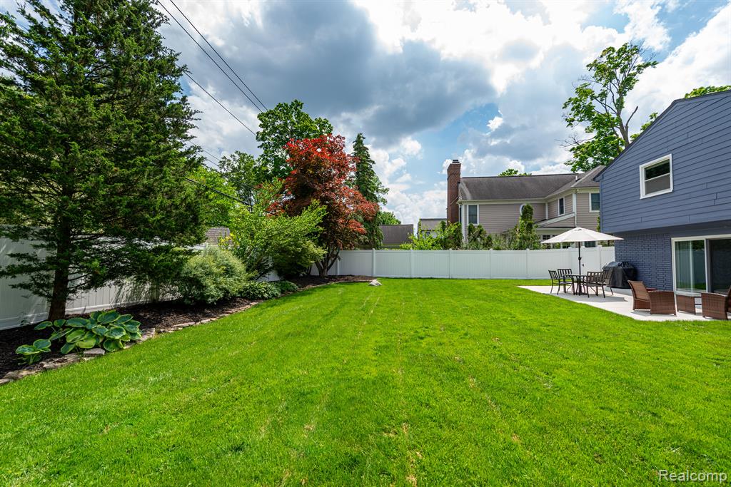 895 S GLENHURST Drive, Birmingham, MI 48009 — Photo 44