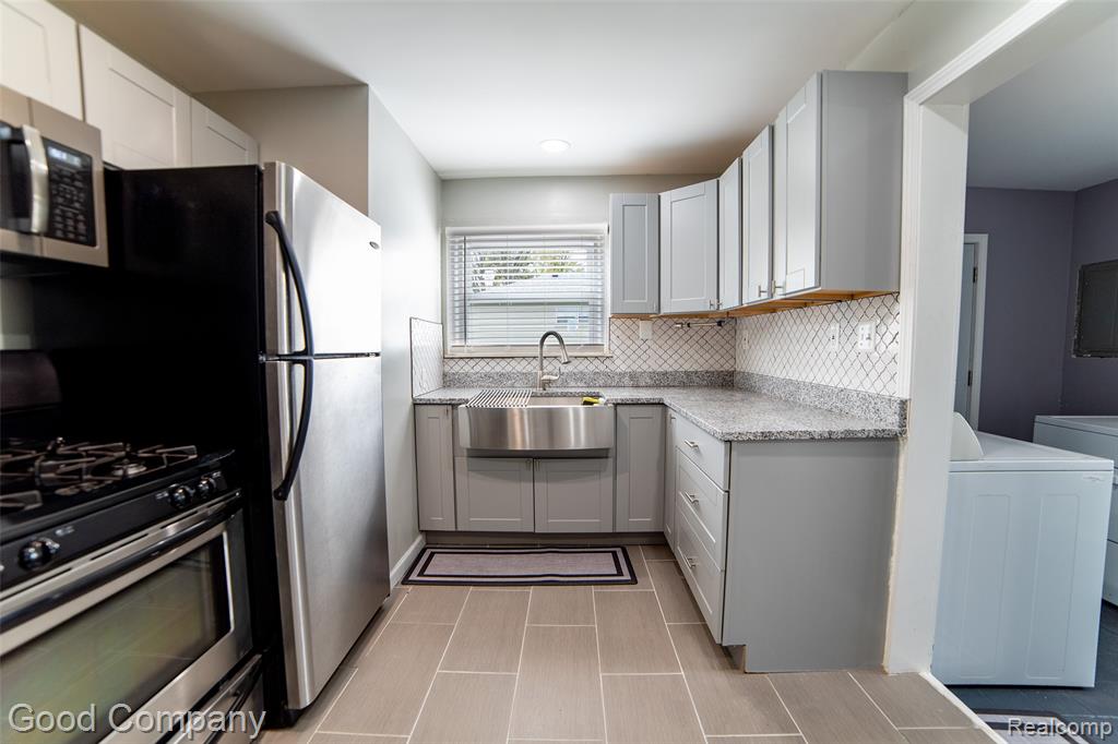 3991 Stolzenfeld Avenue, Warren, MI 48091 — Photo 5