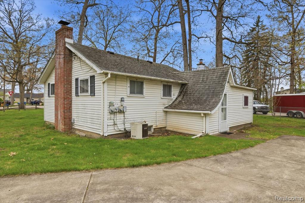 2811 Orange Grove Road, Waterford, MI 48329 — Photo 32