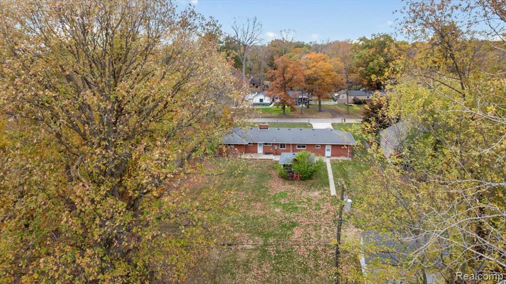 9127 Lake Road, Grosse Ile, MI 48138 — Photo 32