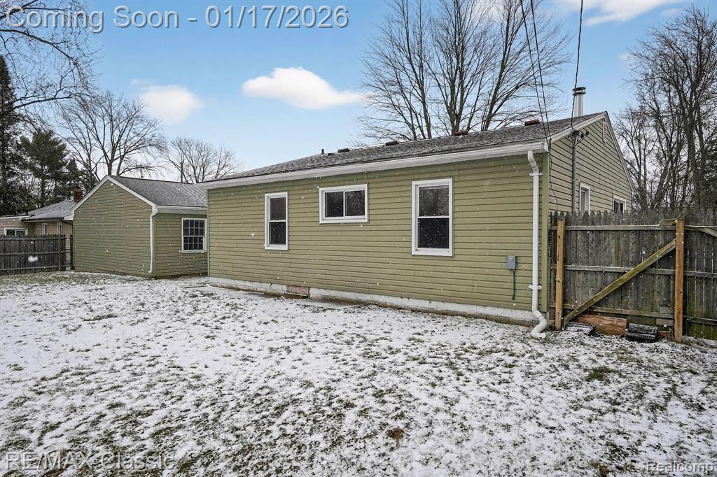 7346 S Shaker Drive, Waterford, MI 48327 — Photo 31
