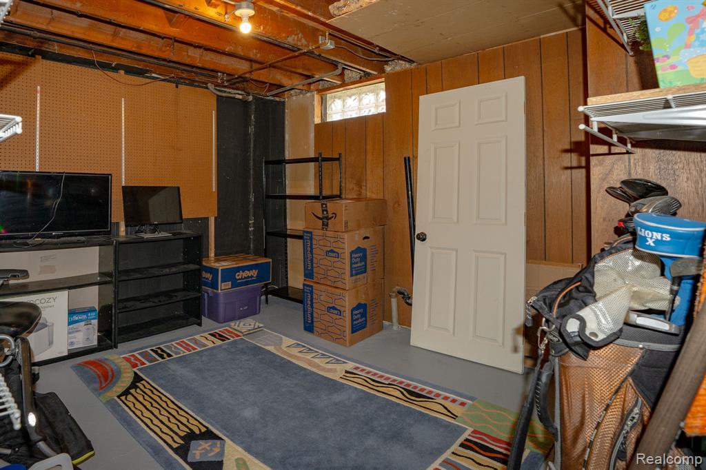 23360 Crossley Avenue, Hazel Park, MI 48030 — Photo 21