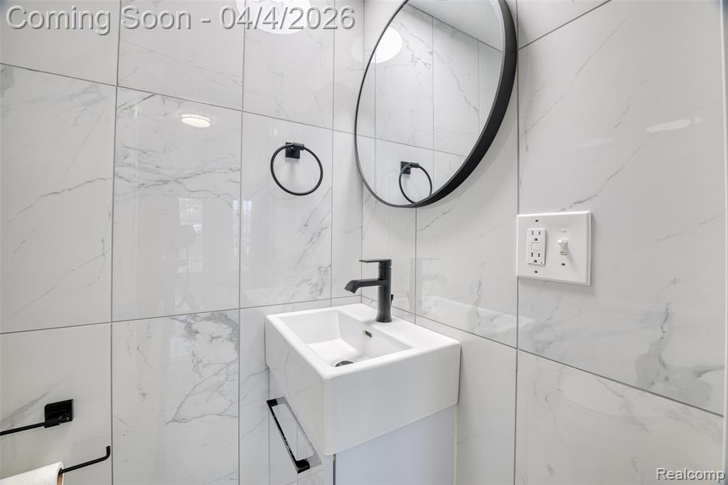 23532 Stonehenge Boulevard, Novi, MI — Photo 17