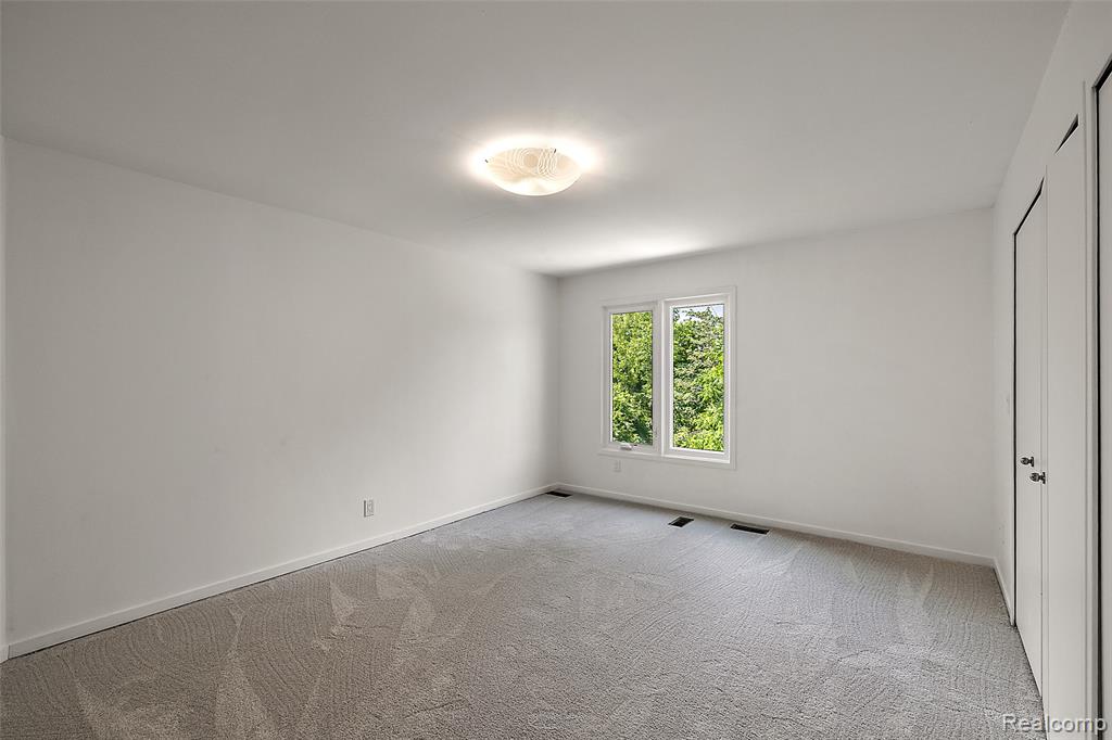 6358 Golden Lane, West Bloomfield, MI — Photo 39