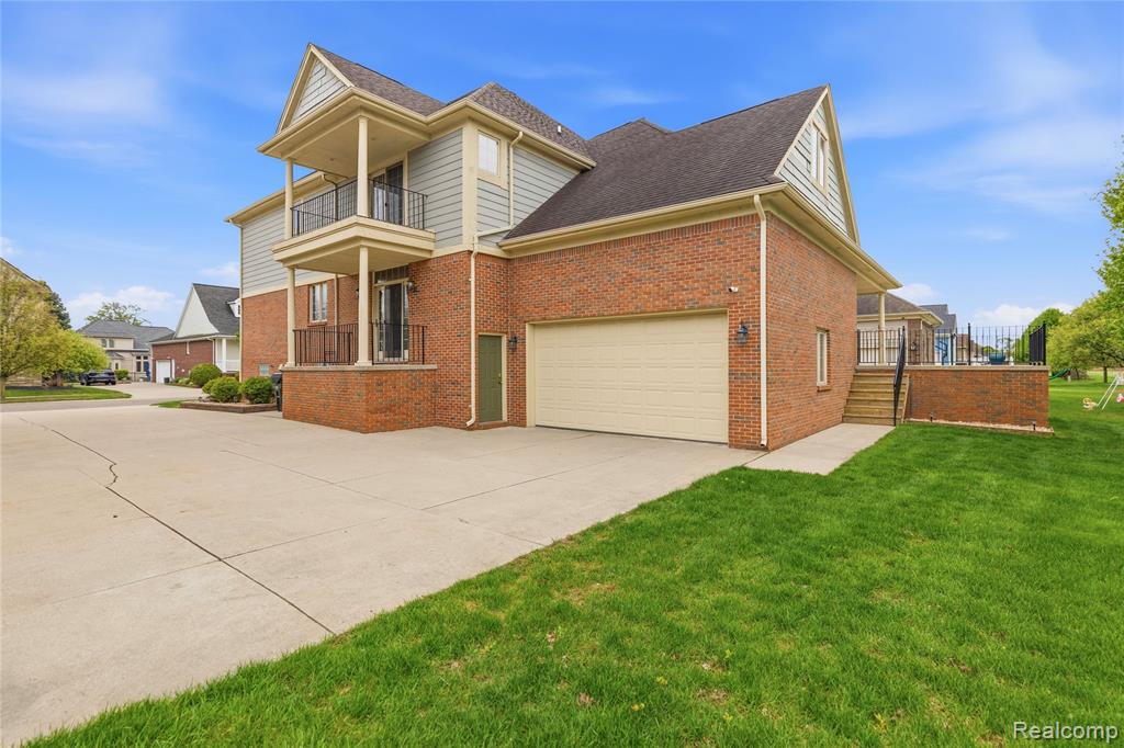 49783 Golden Park Drive, Utica, MI 48315 — Photo 4