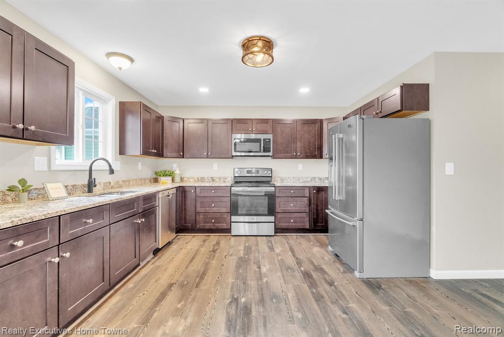 4080 Lancaster Drive, Fort Gratiot, MI 48059 — Photo 10