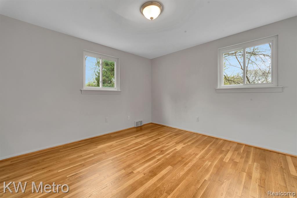 415 LANGE Drive, Troy, MI 48098 — Photo 24