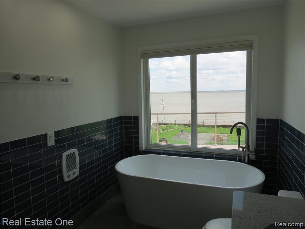 4583 Allen Cove Road, Luna Pier, MI 48157 — Photo 42