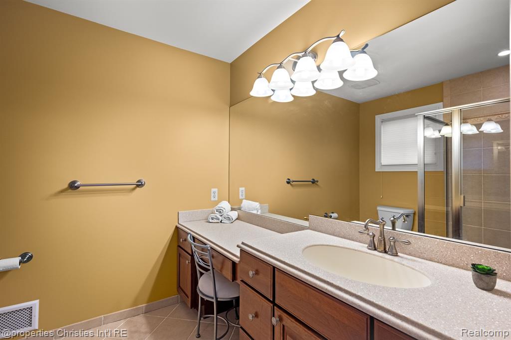 59801 E 8 MILE Road, South Lyon, MI 48178 — Photo 38
