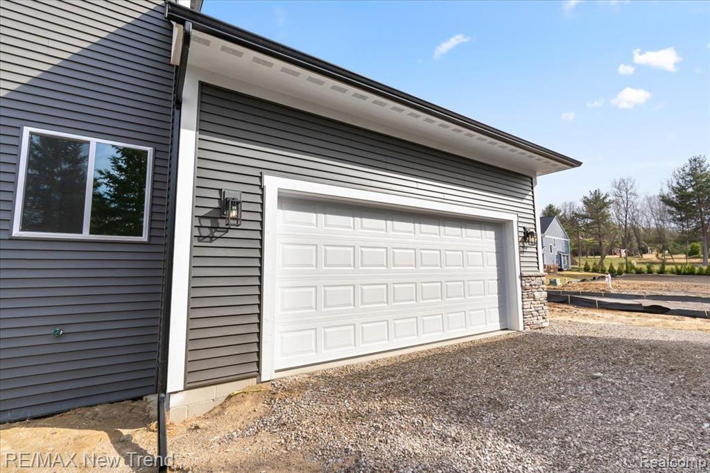 6515 CAMBRIDGE Circle, Clarkston, MI — Photo 29