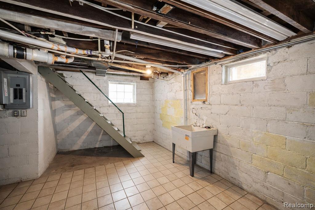 11655 Mitchell Street, Hamtramck, MI 48212 — Photo 21