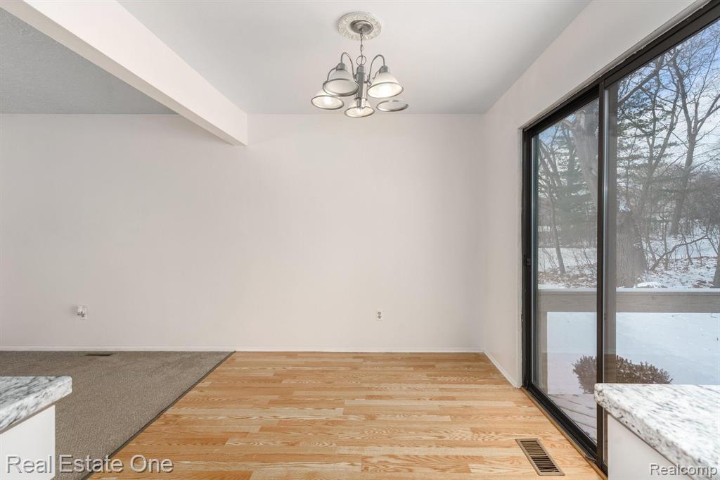 8060 MOUNTAIN VIEW, White Lake, MI — Photo 19