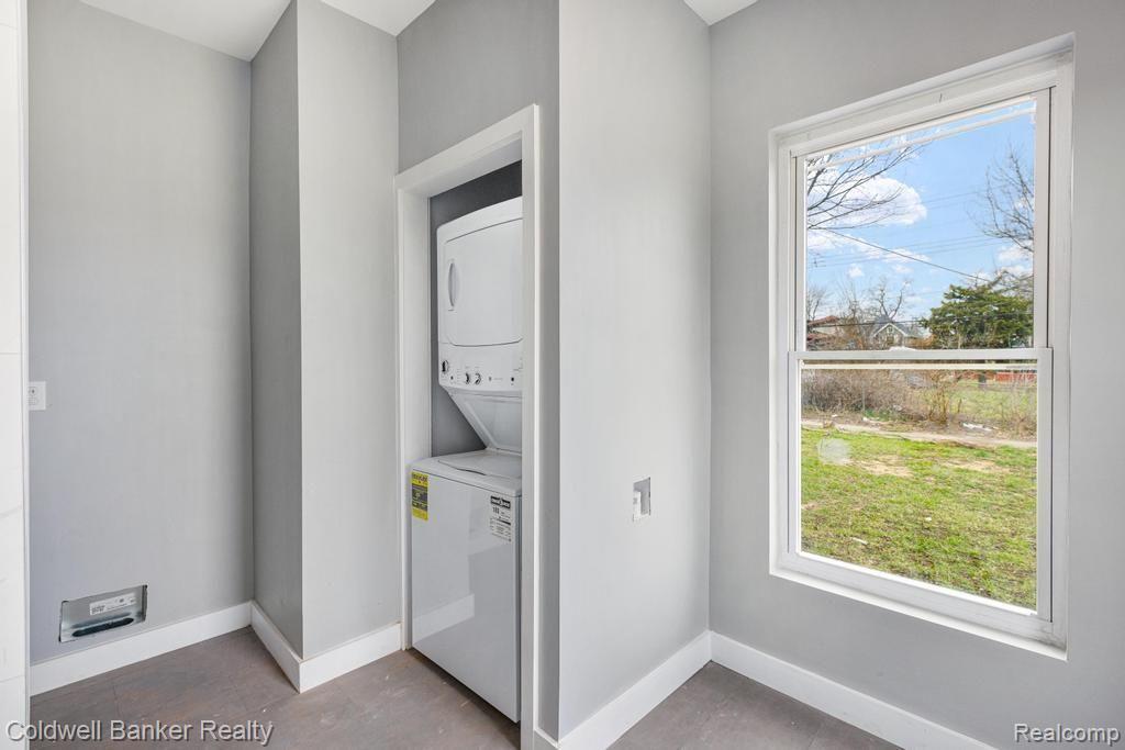639 BELMONT Street, Detroit, MI 48202 — Photo 15