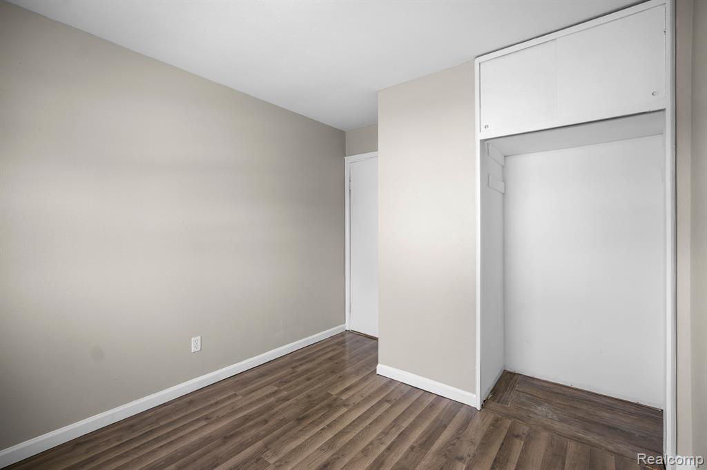 8750 WELDWOOD Drive, Monroe, MI 48162 — Photo 17