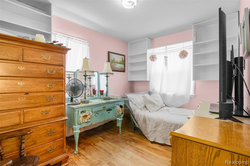 9077 Hugh Street, Livonia, MI 48150 — Photo 9