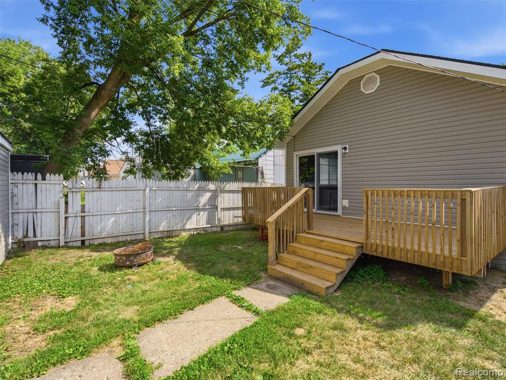 84 W End Avenue, Waterford, MI 48328 — Photo 23
