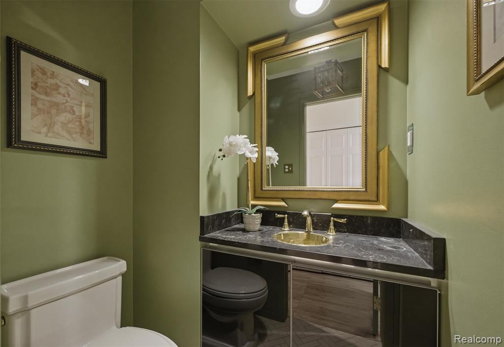 8941 Nadine Avenue, Huntington Woods, MI — Photo 13