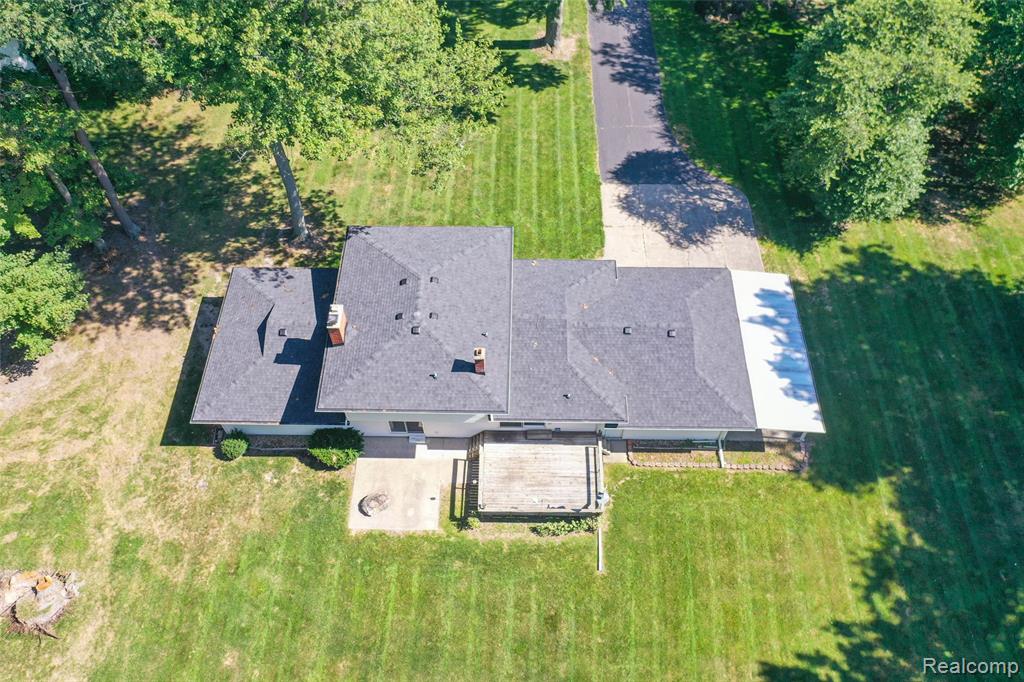 6158 Golfview Drive, Burton, MI 48509 — Photo 17