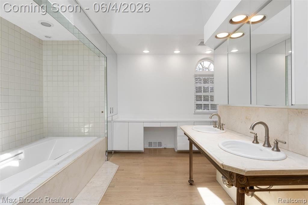 3797 S Darlington Road, Bloomfield Hills, MI 48301 — Photo 33