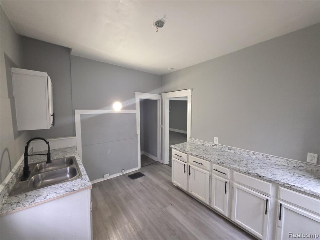 560 Woodland Street, Detroit, MI 48202 — Photo 5