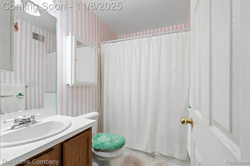 175 W Kenilworth Avenue, Royal Oak, MI 48067 — Photo 20