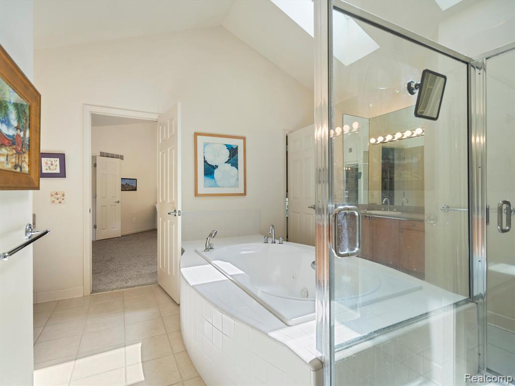 7253 CARLYLE, West Bloomfield, MI — Photo 39