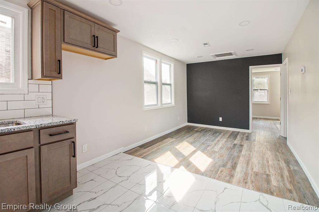 8366 Navy Street, Detroit, MI 48209 — Photo 9
