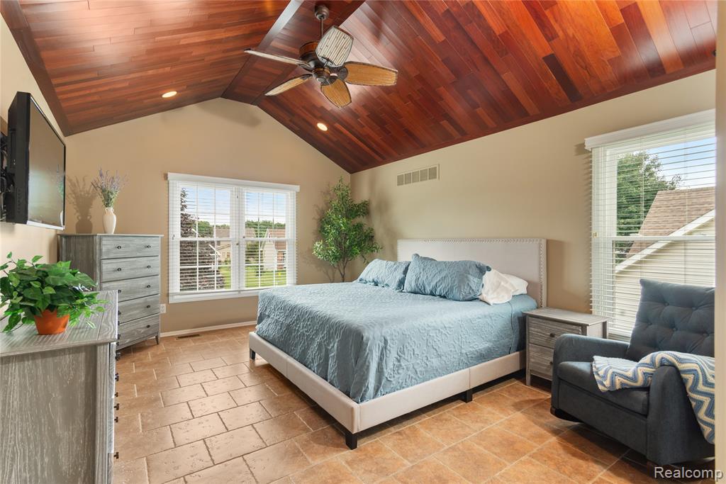 8316 N Port, Grand Blanc, MI 48439 — Photo 18