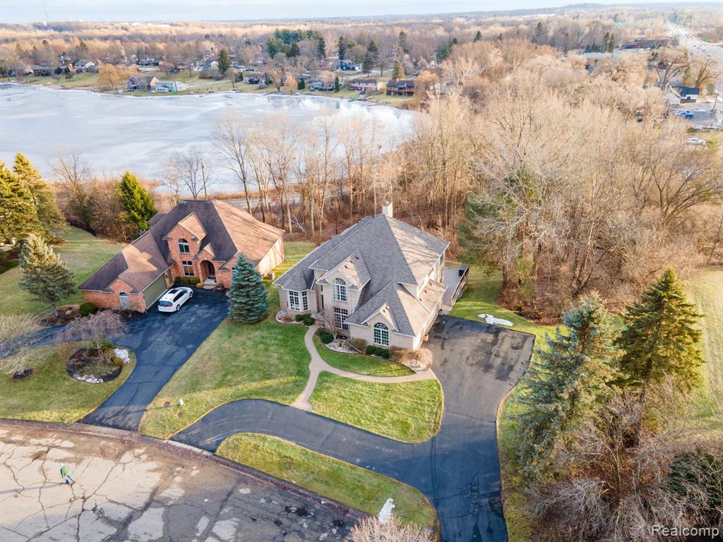 6751 Berry Pointe Drive, Clarkston, MI 48348 — Photo 56