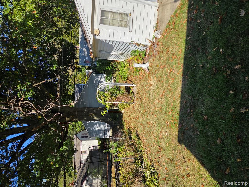 2138 Ridgemont Road, Grosse Pointe Woods, MI 48236 — Photo 12