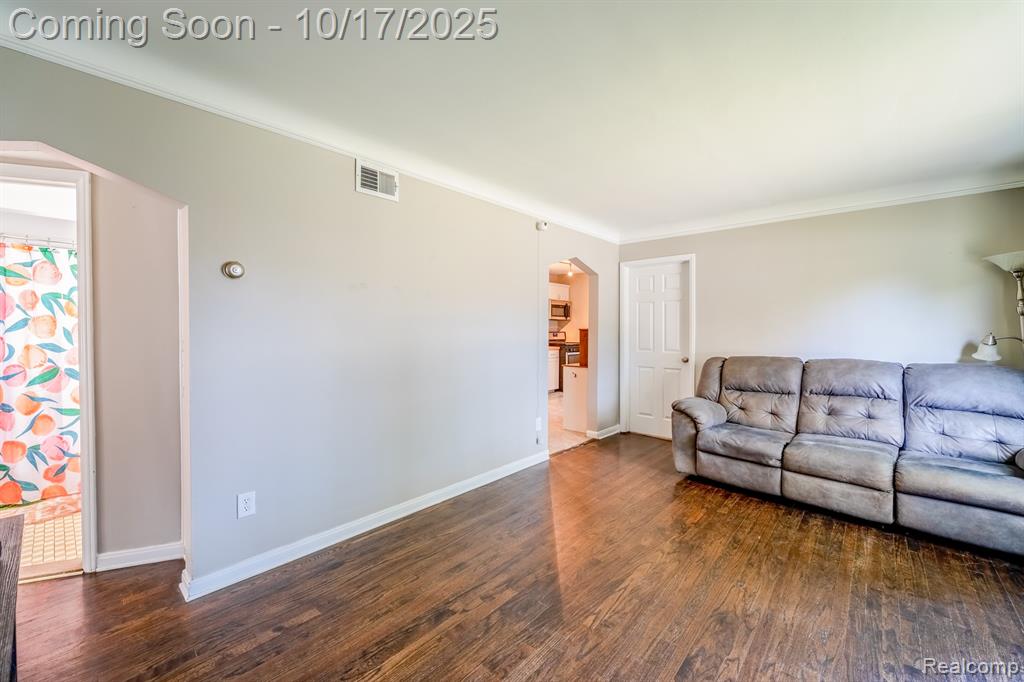 6384 Buckingham Avenue, Allen Park, MI 48101 — Photo 6