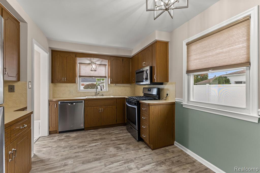 9280 REECK Road, Allen Park, MI 48101 — Photo 19