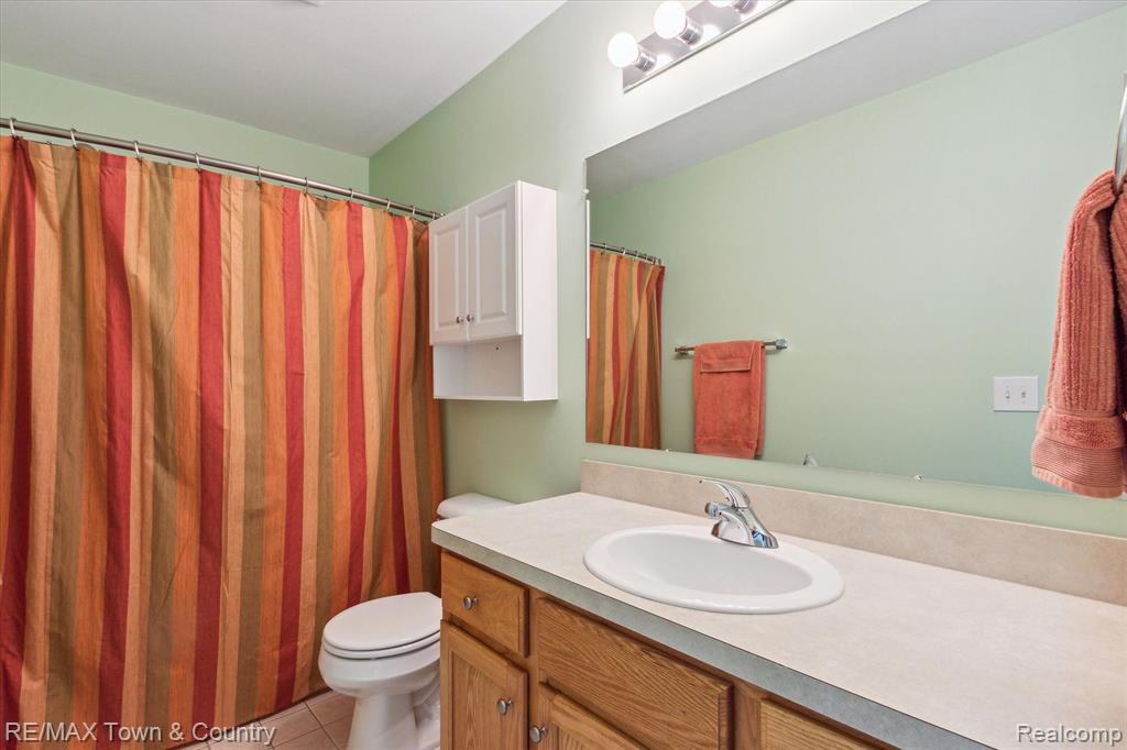 2571 ARALIA Drive, Howell, MI 48855 — Photo 22