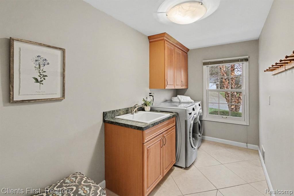 42356 Cotswold Court, Northville, MI, 48168