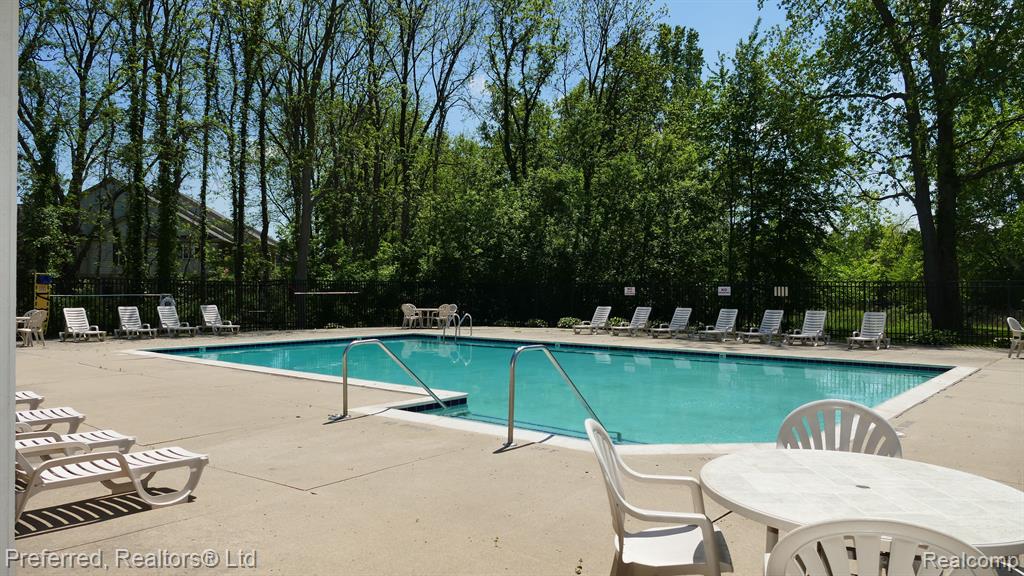 2191 PINECROFT Drive, Canton, MI 48188 — Photo 31