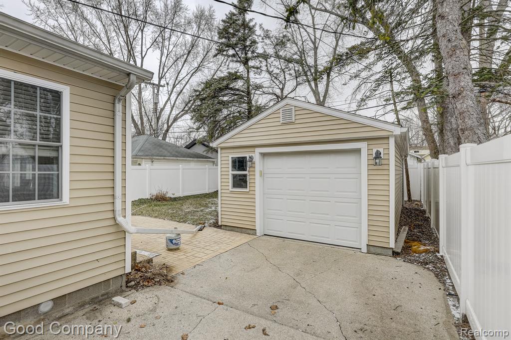 924 Marywood Drive, Royal Oak, MI 48067 — Photo 45