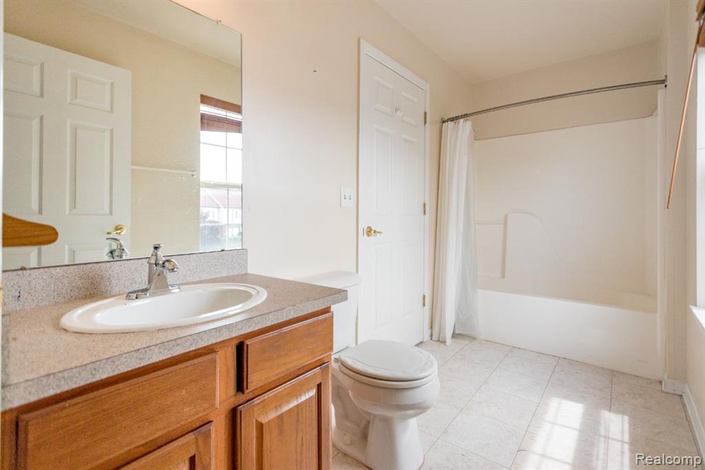 807 PALLISTER Street, Detroit, MI 48202 — Photo 12
