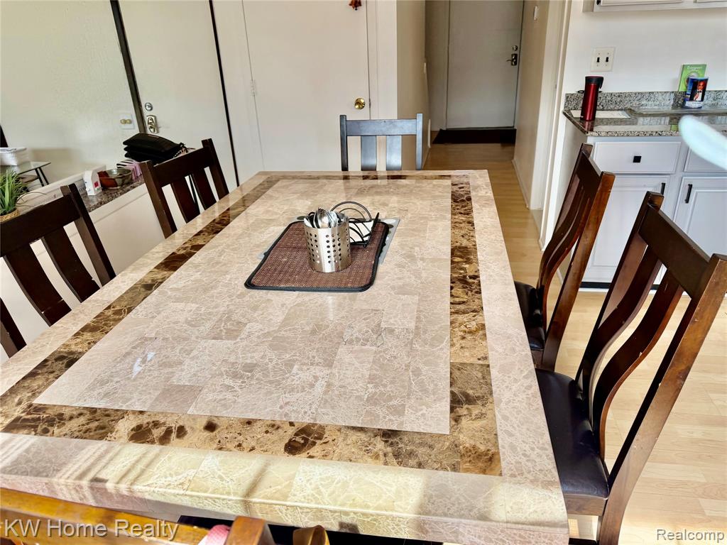 5481 S Piccadilly Circle, West Bloomfield, MI — Photo 5