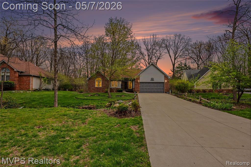 936 Wildbrook Lane, Lake Orion, MI 48362 — front exterior