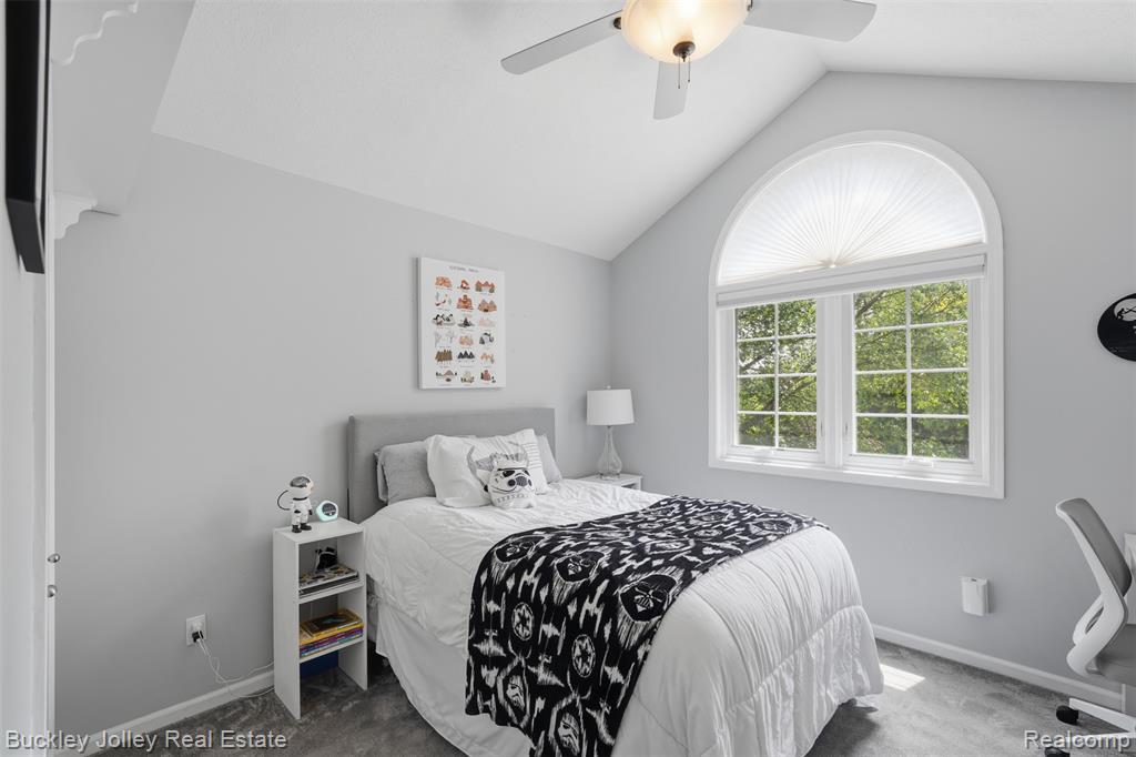 7829 Hillside Lakes Drive, Brighton, MI 48116 — Photo 25