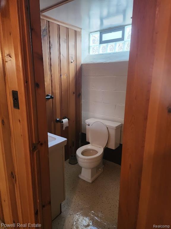 912 Cedarhill Drive, Royal Oak, MI 48067 — Photo 11