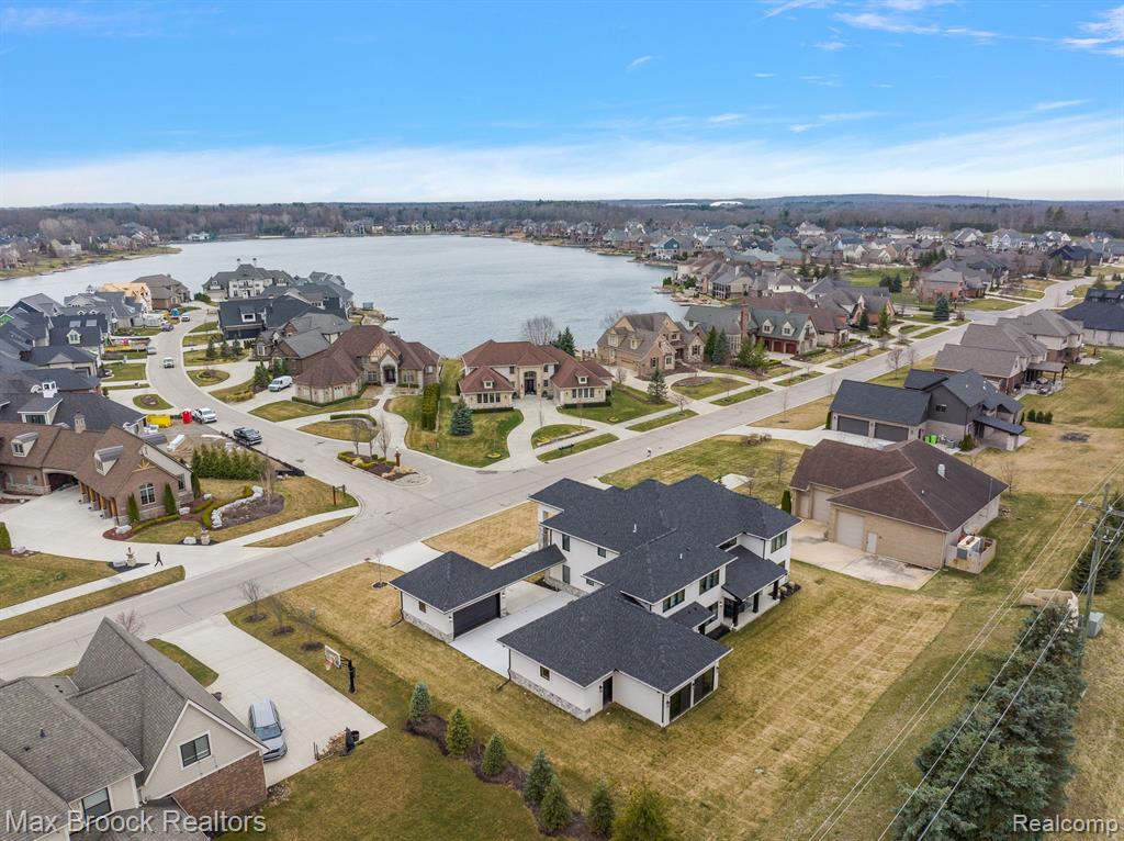 10464 Stoney Point Drive, South Lyon, MI 48178 — Photo 50