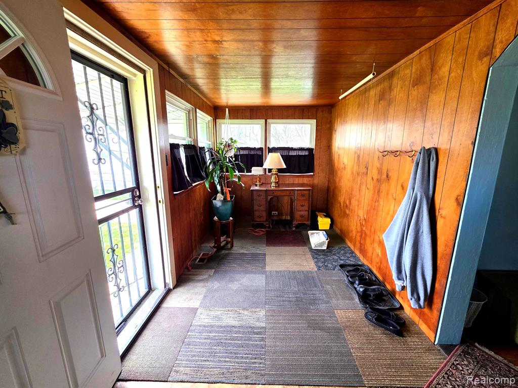 6871 WINTHROP Street, Detroit, MI 48228 — Photo 9
