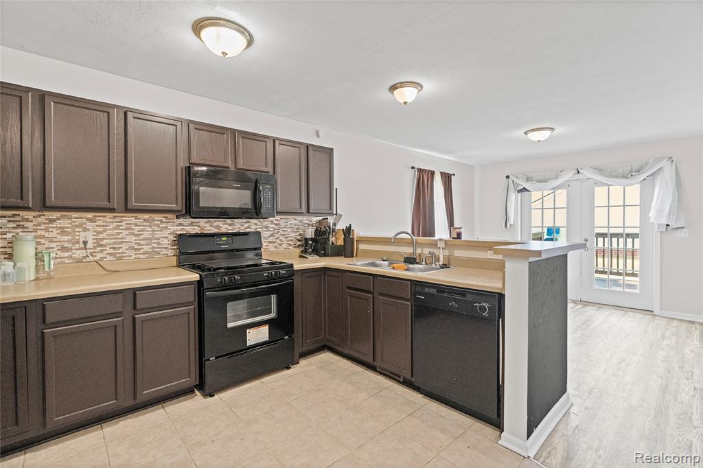 470 E Wood Street, Flint, MI 48503 — Photo 13