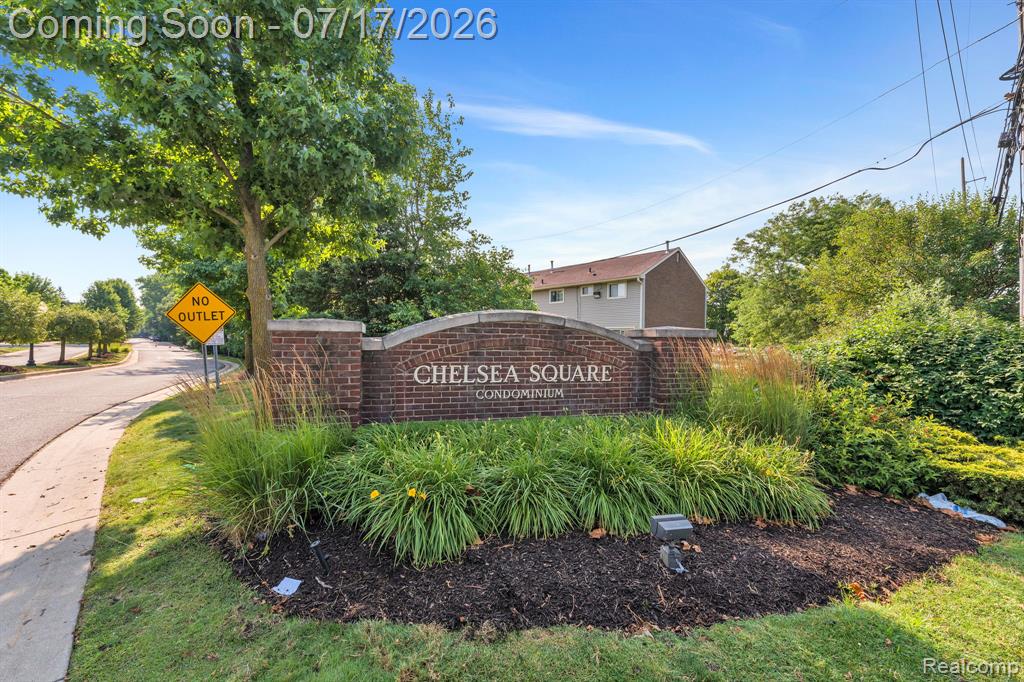 41101 N Maplewood Drive, Canton, MI 48187 — Photo 3