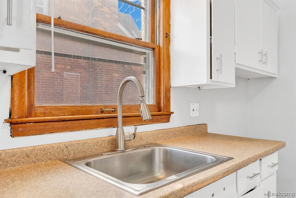 5330 Hereford Street, Detroit, MI 48224 — Photo 16