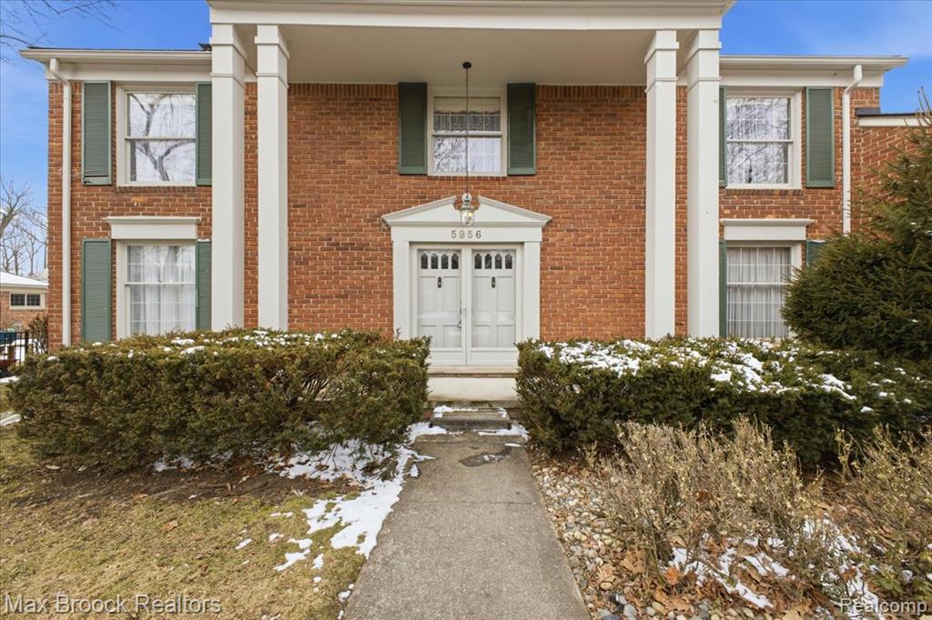 5956 Pinecroft Drive, West Bloomfield, MI — Photo 3