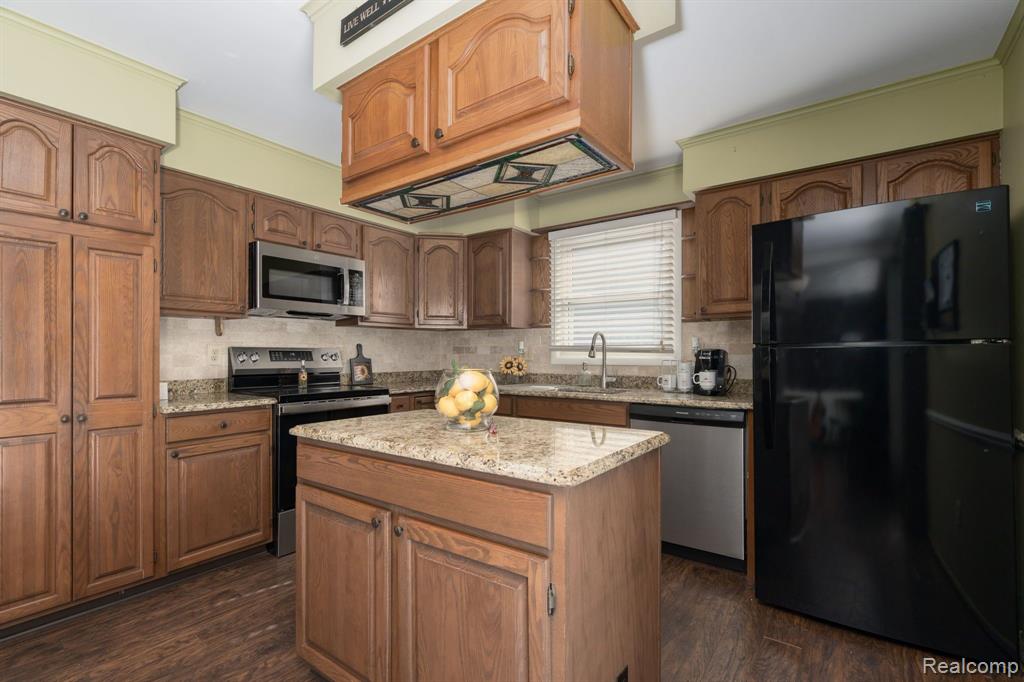4929 Danbury Drive, Troy, MI 48085 — Photo 12