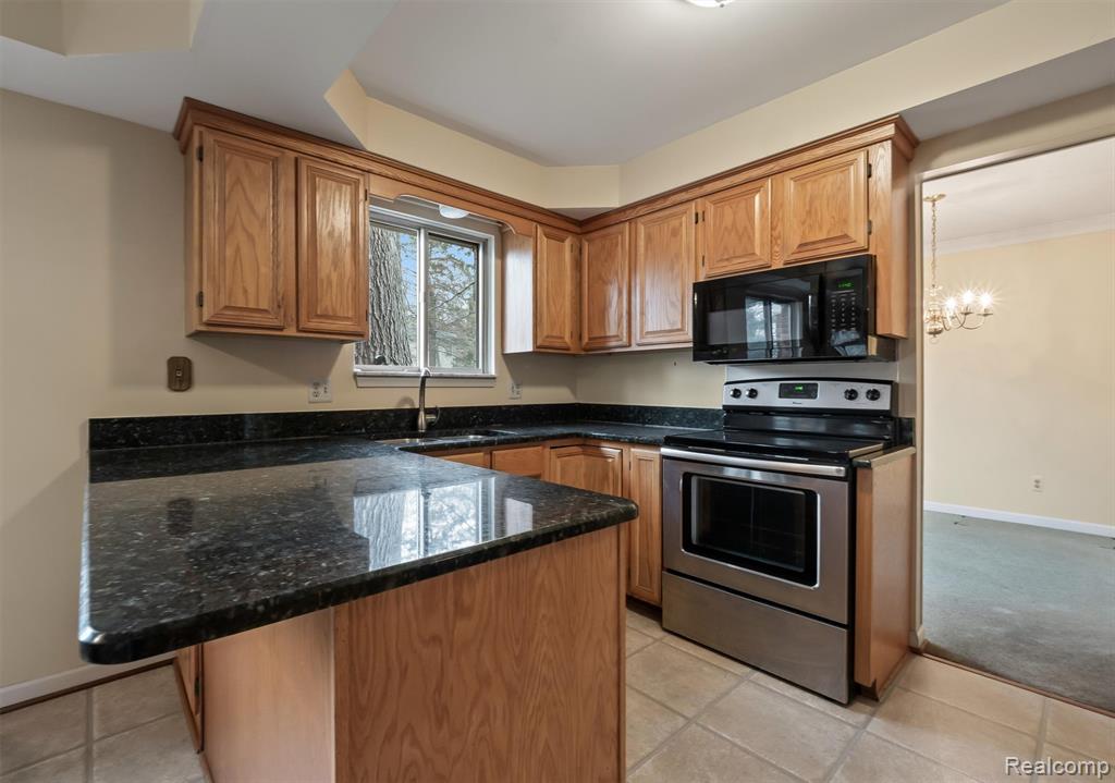 52580 Southdown Road, Shelby Twp, MI 48316 — Photo 11