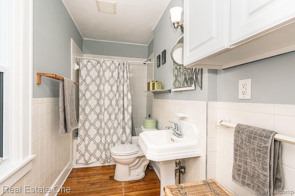525 ARDMORE Drive, Ferndale, MI 48220 — Photo 17